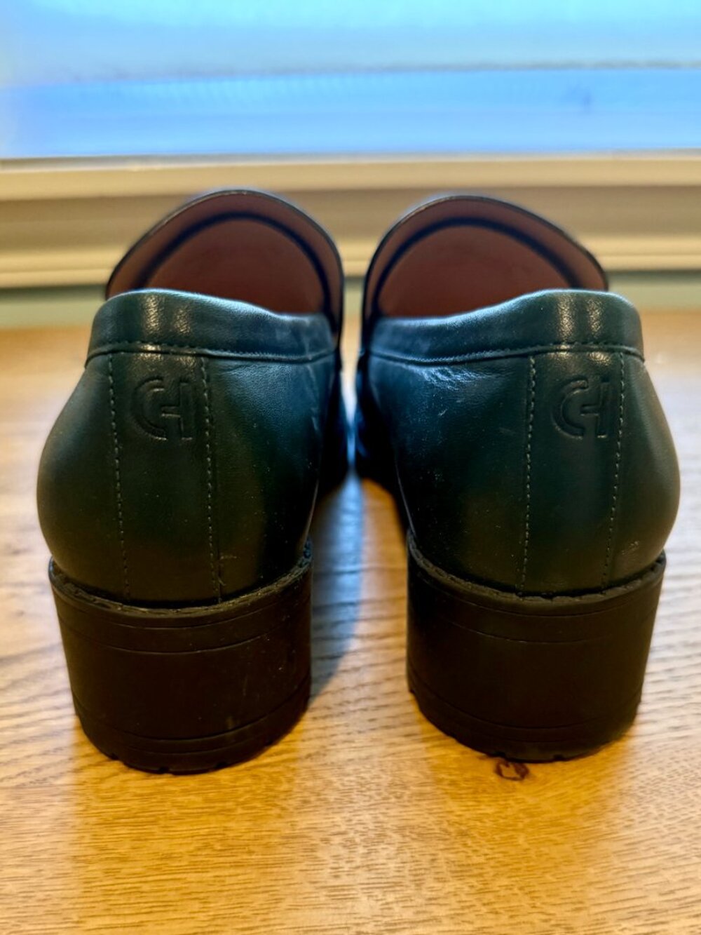 GORGEOUS Cole Haan GREEN Camea Lug loafers - Picture 2 of 5